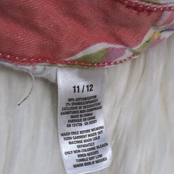 Floral Pattern Shorts - Picture 4 of 4